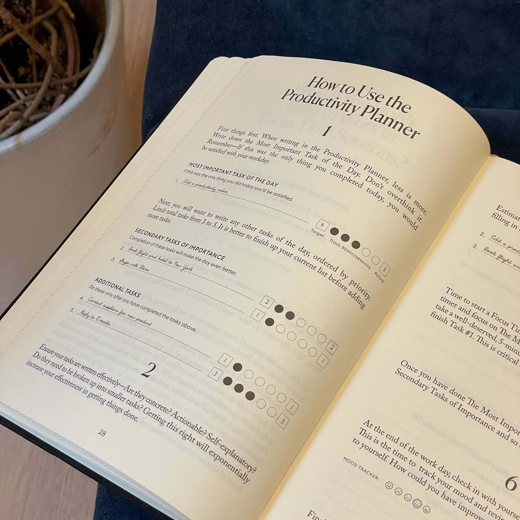Daily Productivity Planner - Black